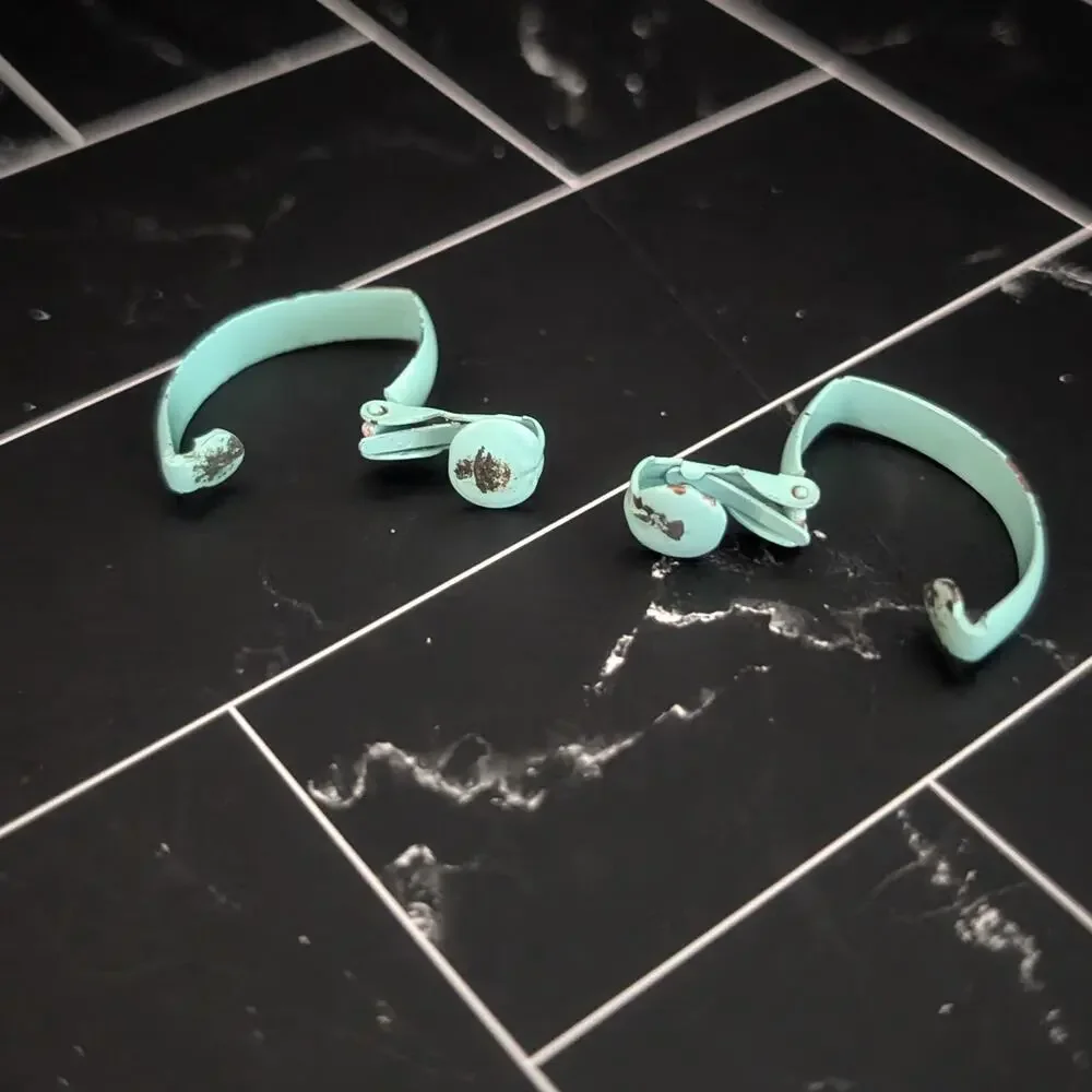 Vintage clip earrings